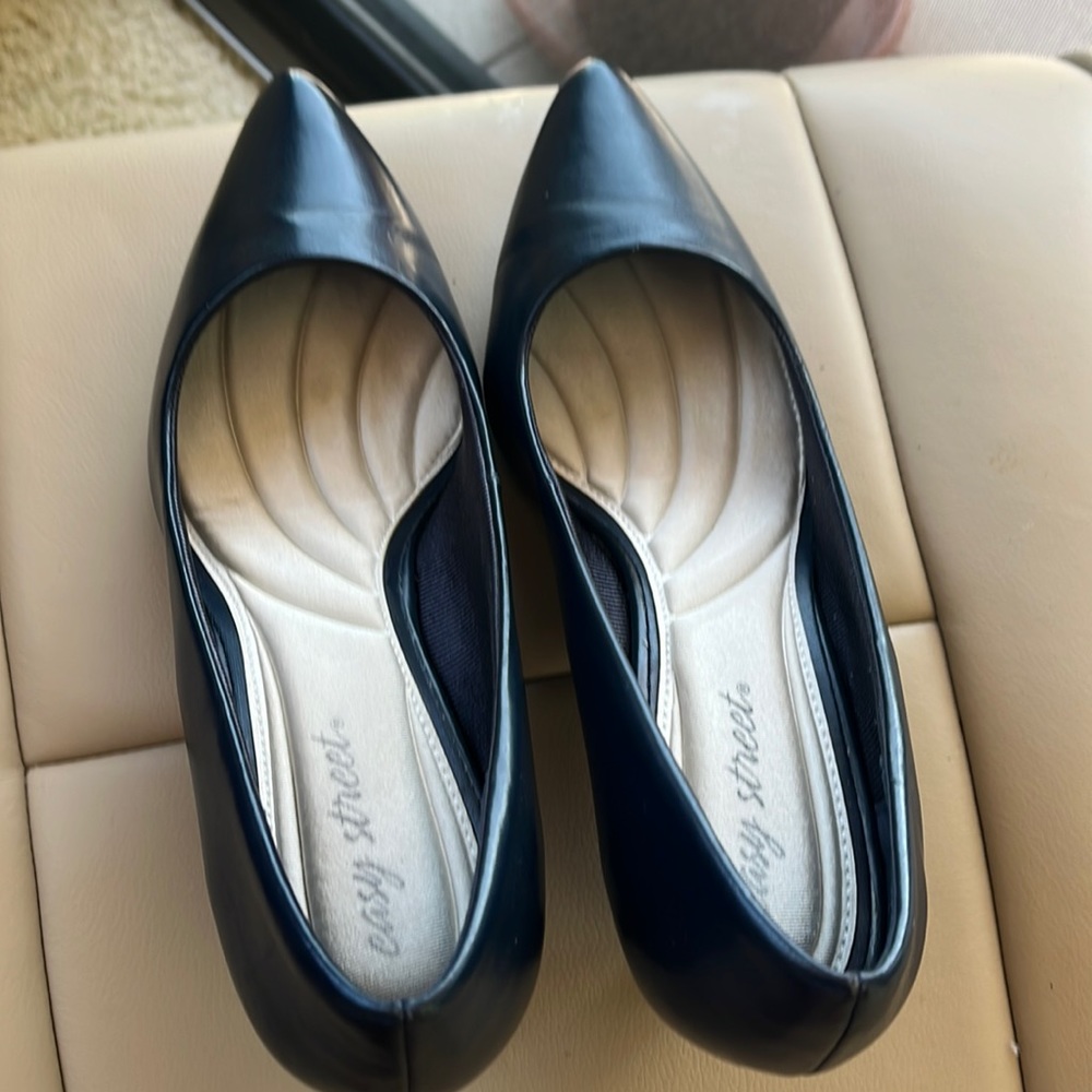 Dark Navy 21/2 inch heel